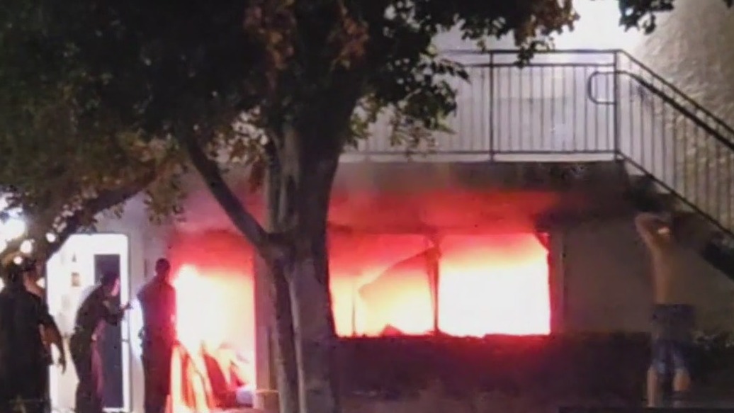 Fire destroys Garden Grove apartment