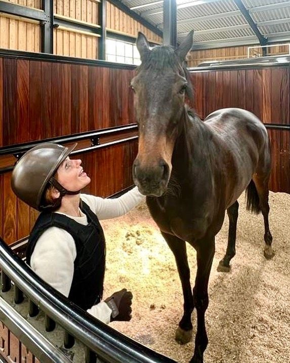 geri horner stroking horse