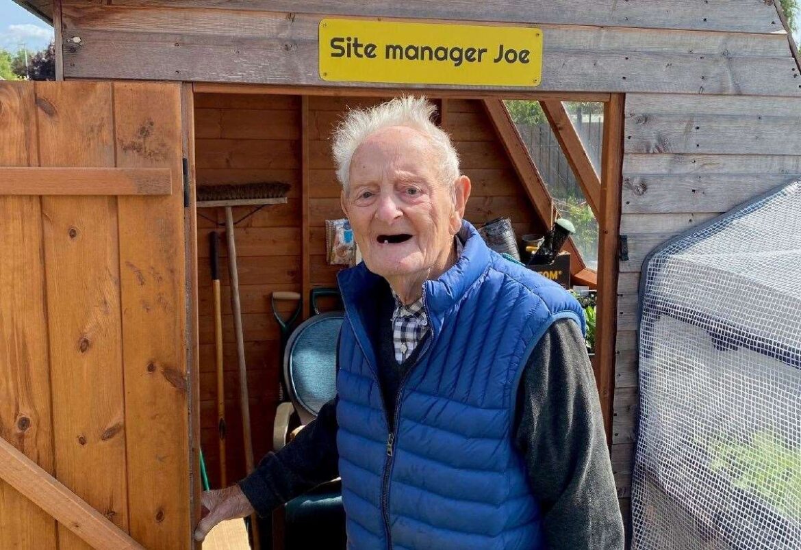 Joe, 96, named garden site manager at Wisbech care home Joe, 96, named garden site manager at Wisbech care home