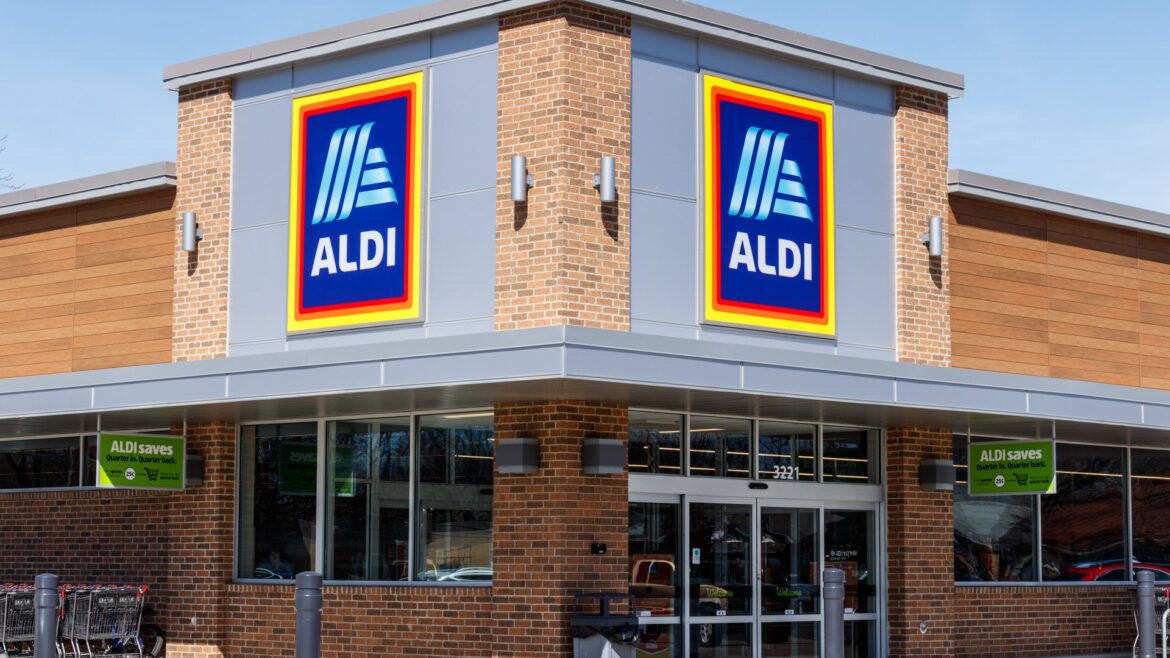 Every garden bargain hitting Aldi’s middle aisle TODAY – including stylish rattan decor & wireless £4.99 gadget Every garden bargain hitting Aldi's middle aisle TODAY - including stylish rattan decor & wireless £4.99 gadget