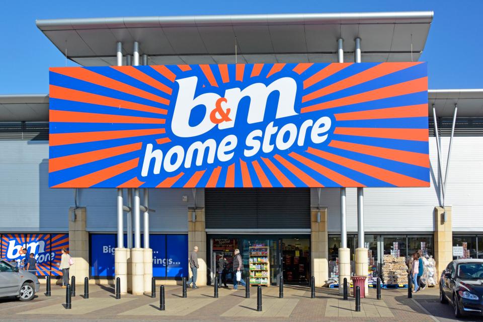 B&M Home Store exterior at Lakeside retail park.