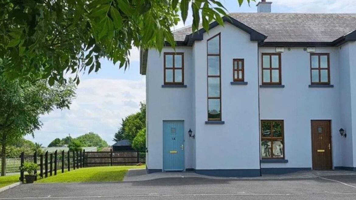 Inside ‘charming’ three-bedroom home with spacious garden on Irish market for €270k – and it’s minutes from busy town Inside 'charming' three-bedroom home with spacious garden on Irish market for €270k - and it's minutes from busy town