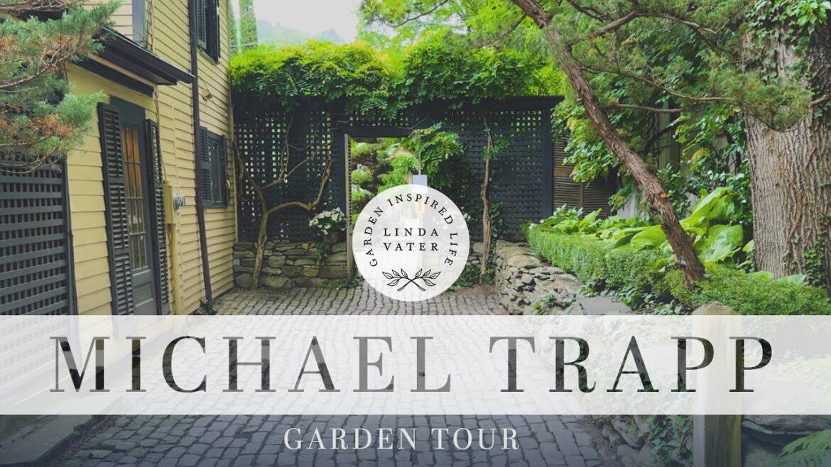 A Magnificent Garden Full Of Antiques 🌿