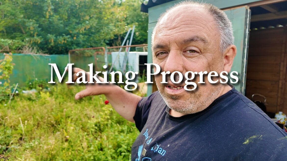 286. Planning August and an Early Frost?! - Living Alone in Wales