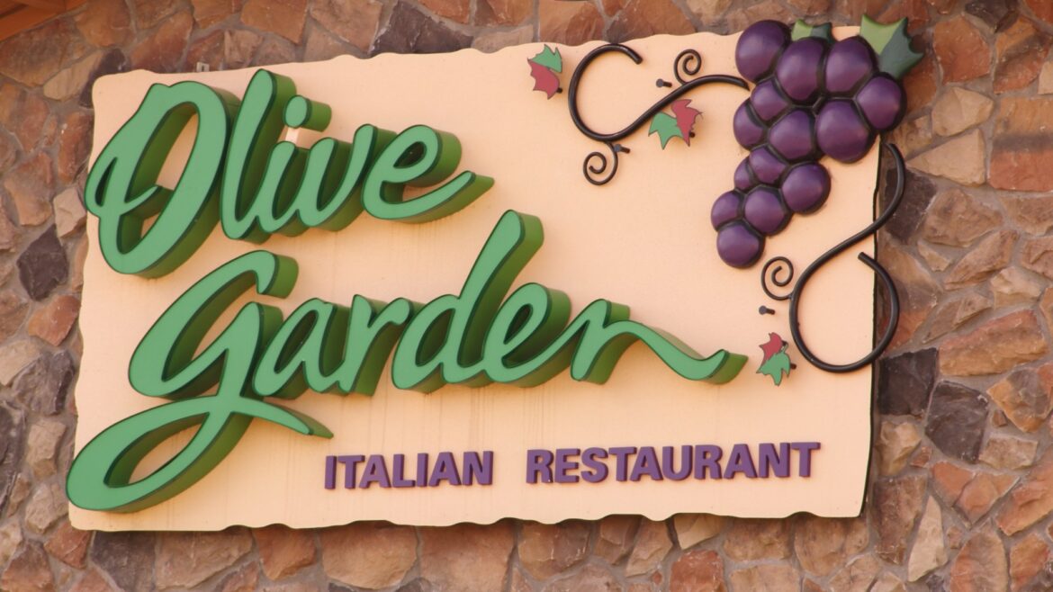 Olive Garden flattened and replaced after permanently closing restaurant doors Olive Garden flattened and replaced after permanently closing restaurant doors