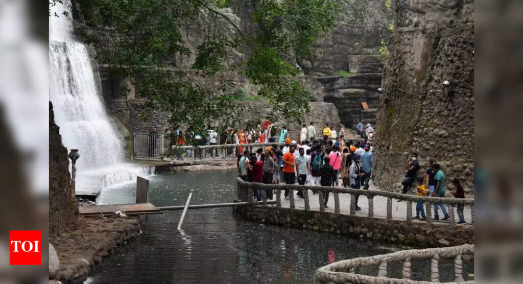 Rock Garden rocks for visitors, rakes in crores for UT | Chandigarh News