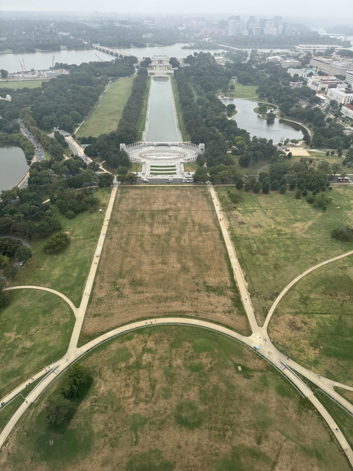 Someone, please help them. This was just taken a few minutes ago.