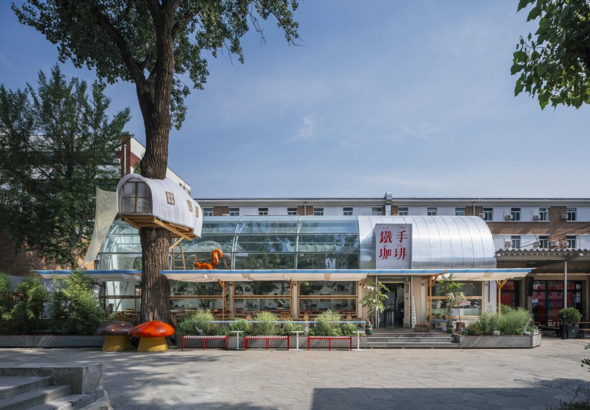 Renovation Design for the METAL HANDS Coffee Youyi Store Garden Branch / SA Architects Renovation Design for the METAL HANDS Coffee Youyi Store Garden Branch / SA Architects
