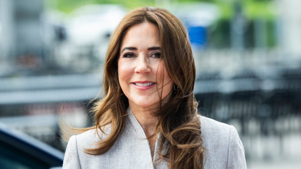 Queen Mary offers tour of ‘wild’ garden at private home amid rare TV appearance Queen Mary offers tour of 'wild' garden at private home amid rare TV appearance