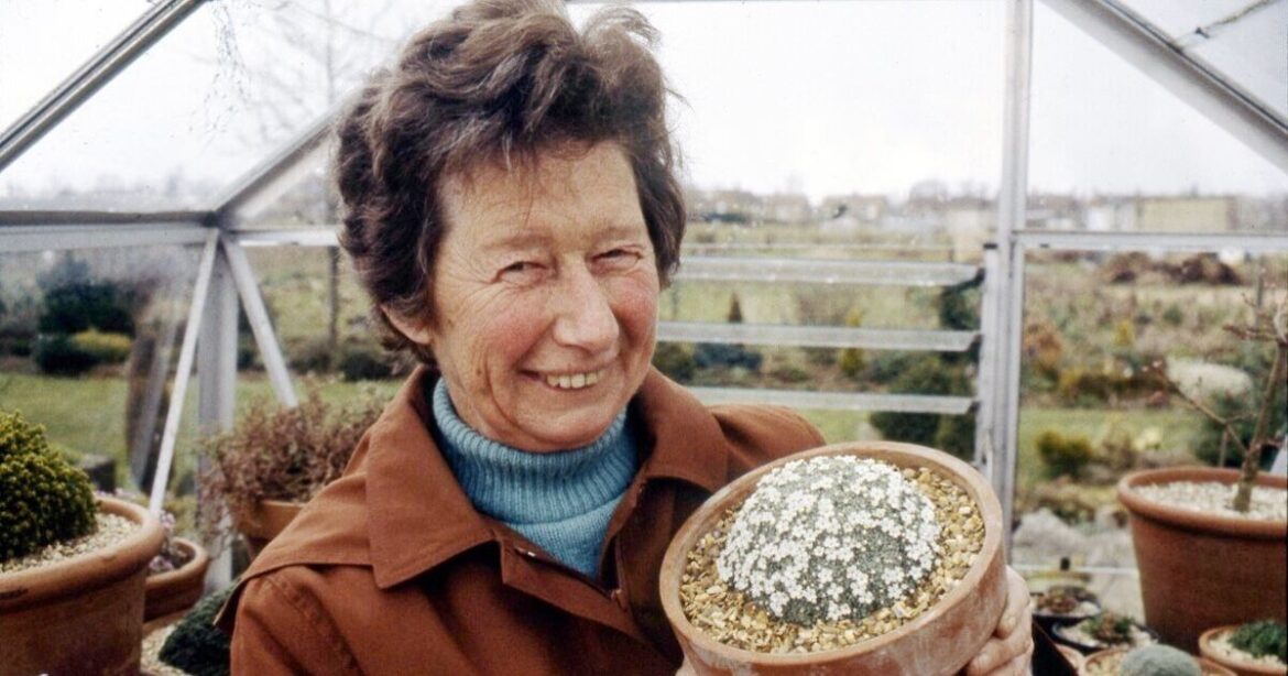 Tragic death of Gardeners’ World host who never married but wished for 11 children | Celebrity News | Showbiz & TV