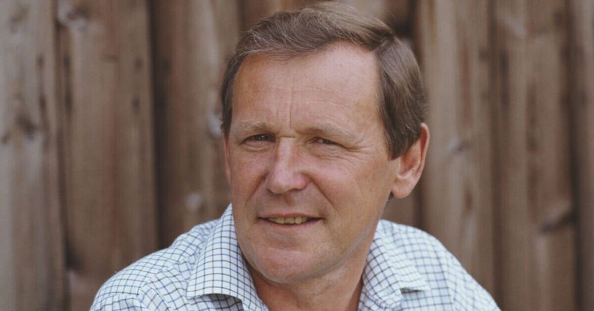 Gardeners’ World presenter tragedies including hosting legends we’ve lost | TV & Radio | Showbiz & TV Gardeners' World presenter tragedies including hosting legends we've lost | TV & Radio | Showbiz & TV