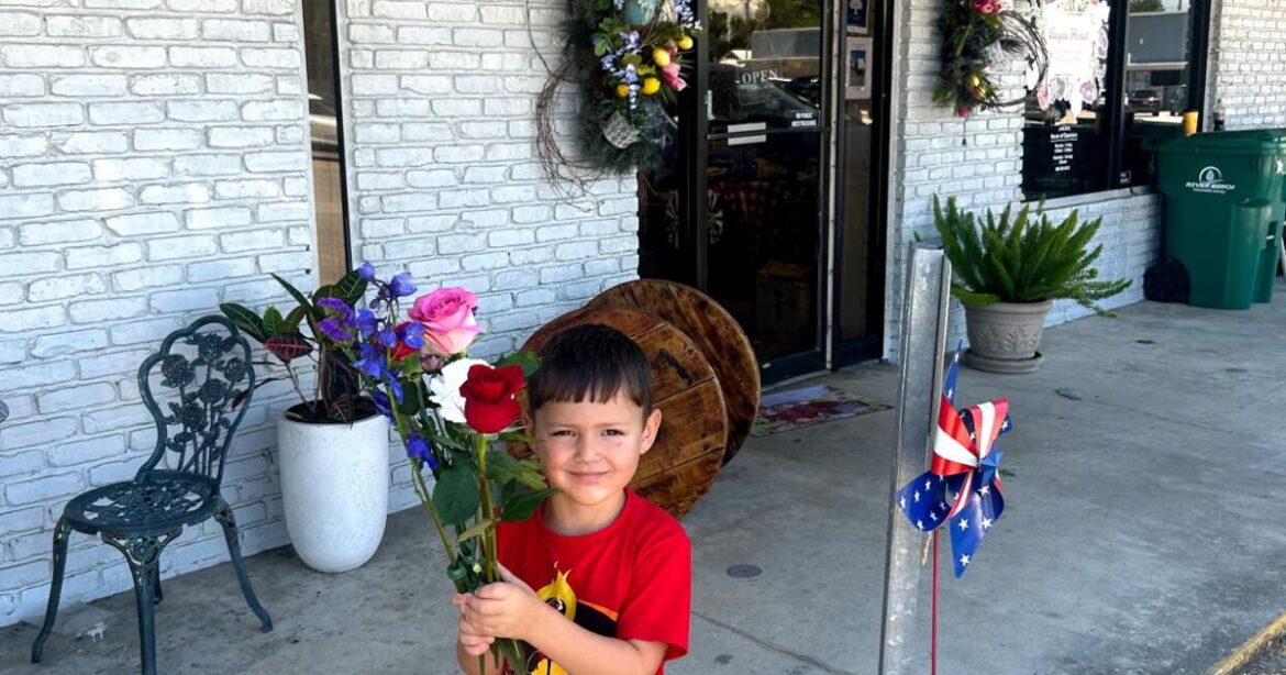 Local Florist Shop Brightens Child’s Day | Human Interest Local Florist Shop Brightens Child's Day | Human Interest