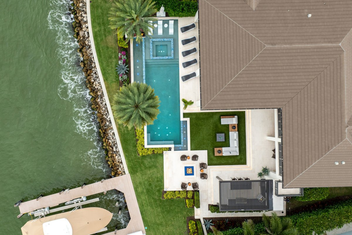 Spend All Day in This Naples Waterfront Backyard Spend All Day in This Naples Waterfront Backyard