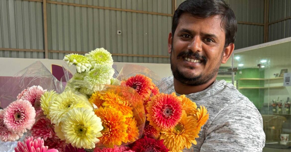 ₹7 Lakh/Month Chrysanthemum Business by Engineer Bengaluru Engineer’s Leap to Flower Farming Grew Into a Rs 7 Lakh/Month Chrysanthemum Business