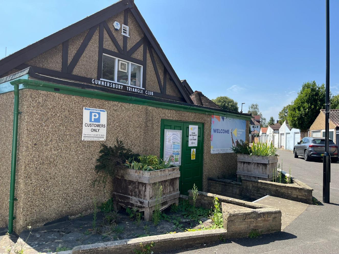 Gunnersbury Park Garden Estate oldest house - Tennis club 5_web