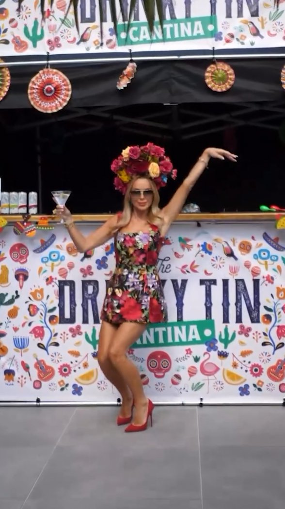 Grabs: Amanda Holden throws Mexican Fiesta to celebrate garden renovation