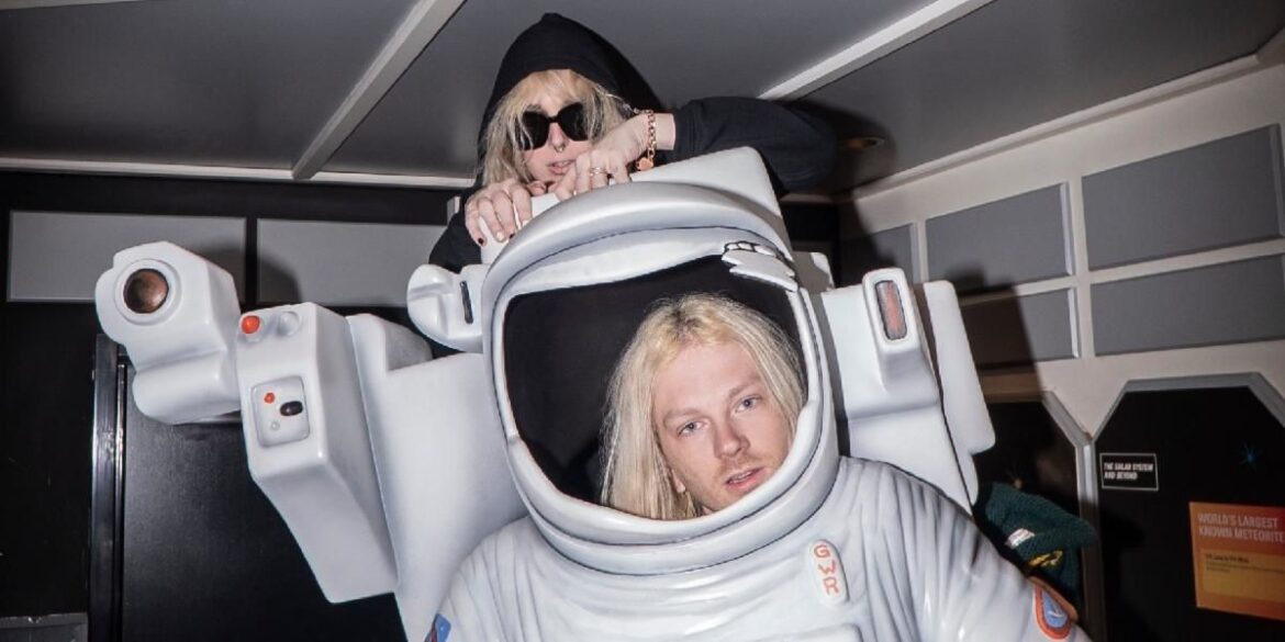 100 gecs and Charli XCX Are Throwing a Minecraft Music Fest 100 gecs and Charli XCX Are Throwing a Minecraft Music Fest