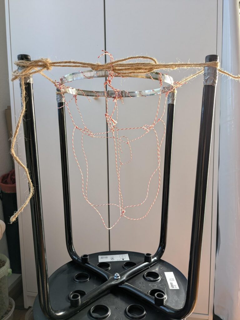 No idea how you change the water in your passive setups without some extra hands, but I came up with what I believe is (k)not a bad construction No idea how you change the water in your passive setups without some extra hands, but I came up with what I believe is (k)not a bad construction