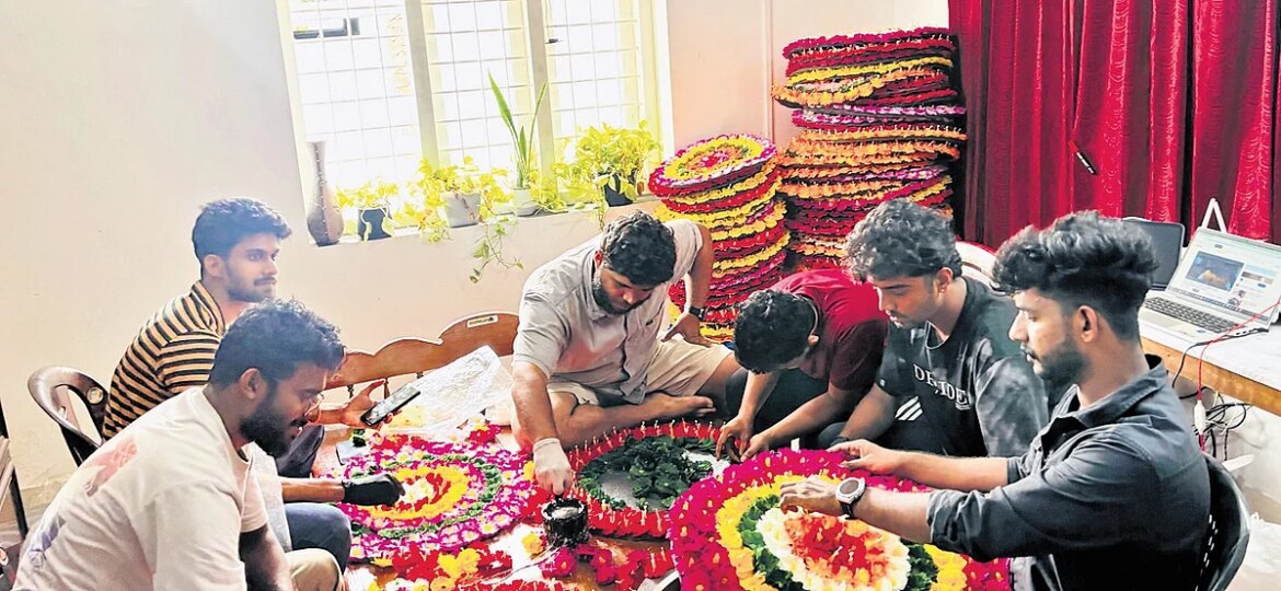 Whiff of a novel trend? Artificial flowers are reshaping Kerala’s festivals Whiff of a novel trend? Artificial flowers are reshaping Kerala’s festivals