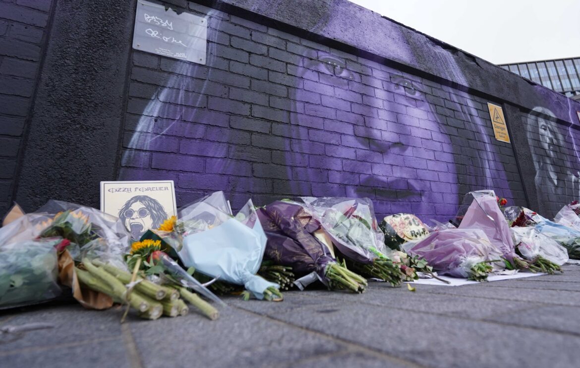 Man arrested for stealing flowers from Ozzy Osbourne’s memorial site in Birmingham Man arrested for stealing flowers from Ozzy Osbourne's memorial site in Birmingham
