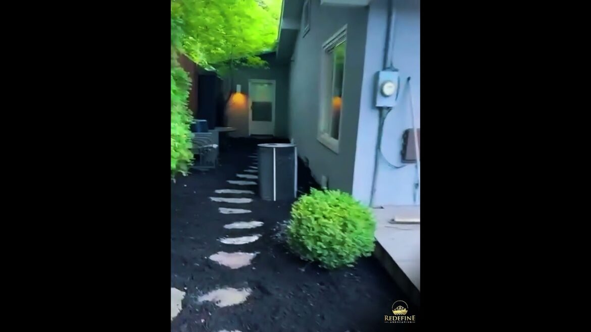 Beautiful Yard Makeover | Fresh Mulch, Stepping Path, and Plant Care Transformation 🌿✨ #shorts Beautiful Yard Makeover | Fresh Mulch, Stepping Path, and Plant Care Transformation 🌿✨ #shorts