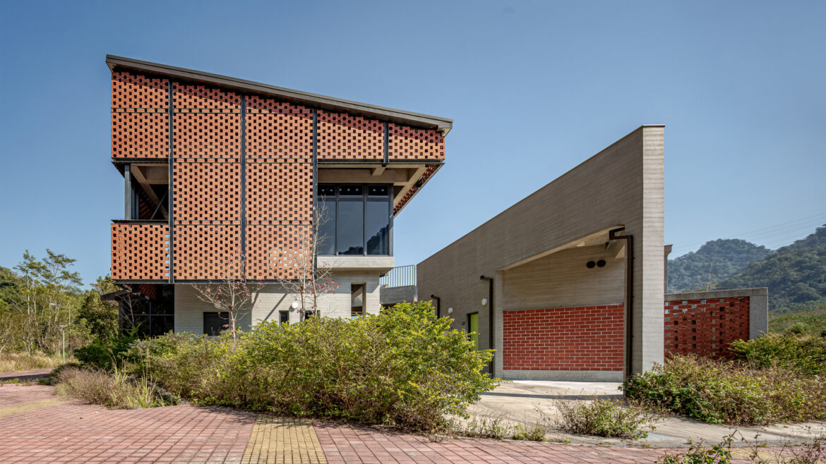 Miaoli Hakka Literature Garden Visitor Center / Guu Architects & Associates Miaoli Hakka Literature Garden Visitor Center / Guu Architects & Associates