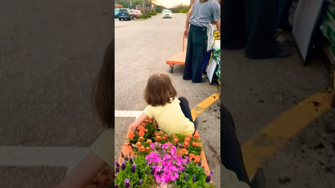 Short Sat Vlog Garden Supply Shopping with the Girls - Hay, Dirt & Flowers Home Depot 2025