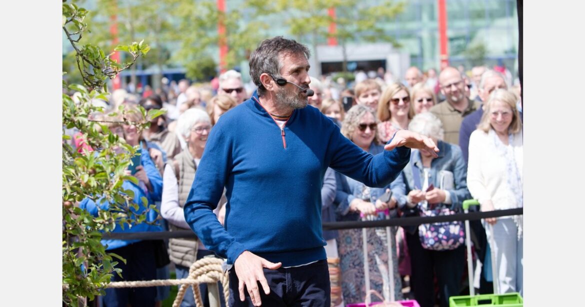 Record show gardens and 90,000 visitors at BBC Gardeners’ World Live Record show gardens and 90,000 visitors at BBC Gardeners’ World Live