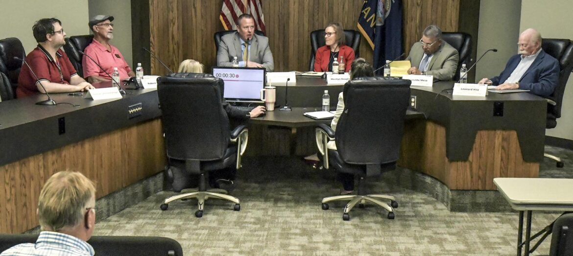 Forum held for GCCC Board of Trustees candidates Forum held for GCCC Board of Trustees candidates