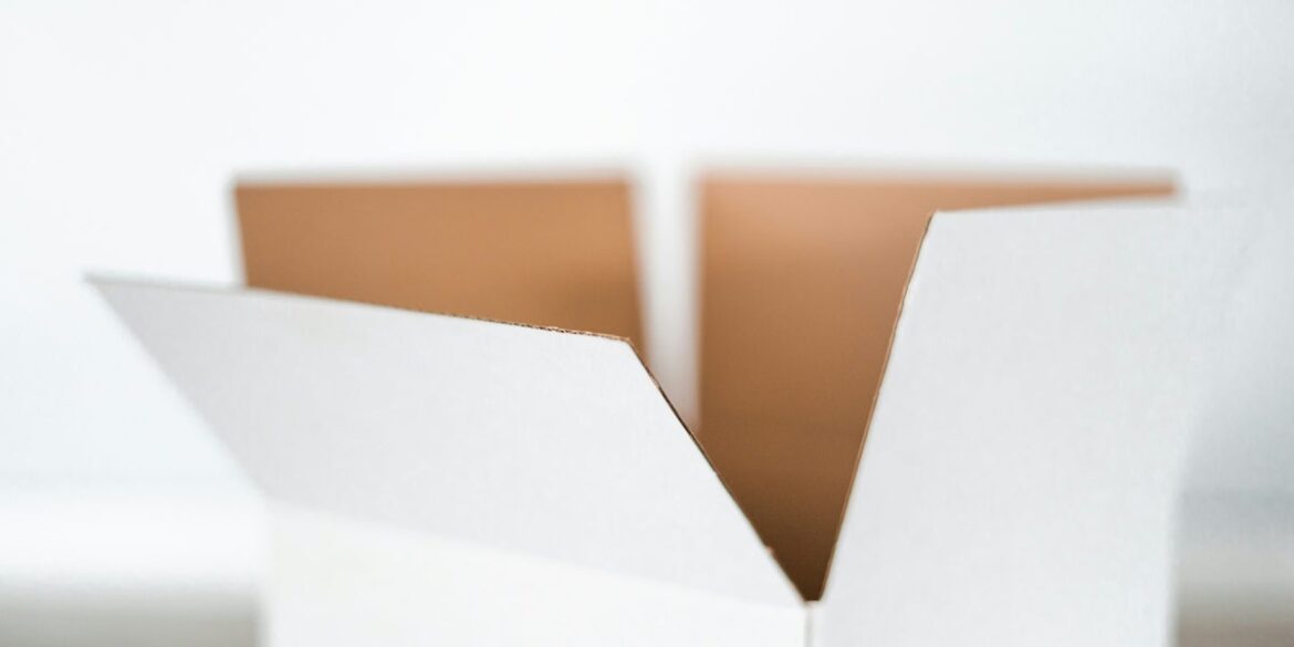 UK Gardeners Urged To Place A Cardboard Box In Their Lawn ASAP UK Gardeners Urged To Place A Cardboard Box In Their Lawn ASAP