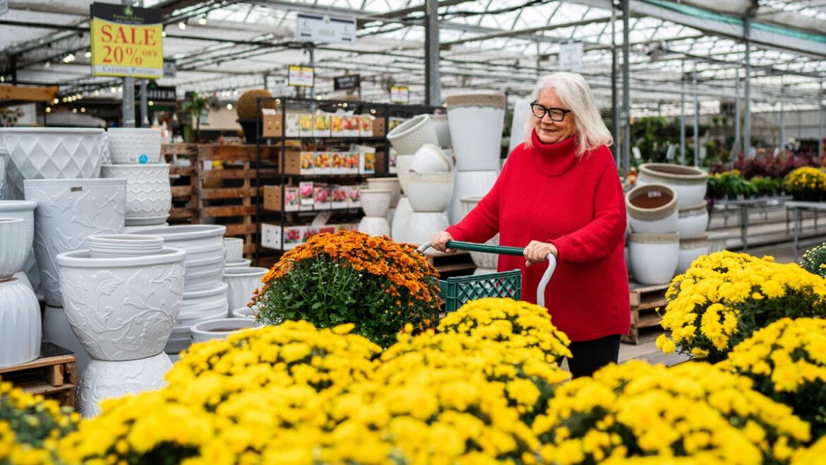 7 gardening steps Michigan homeowners shouldn't skip before winter