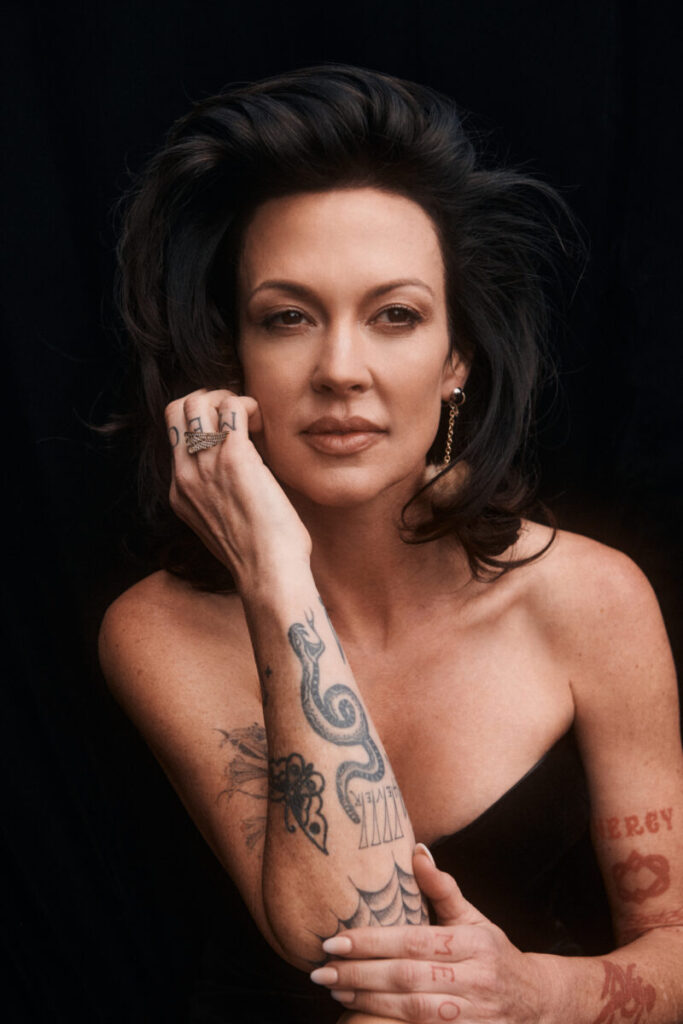 Amanda Shires Pours It All Out with “Nobody’s Girl” – Garden & Gun A portrait of a woman