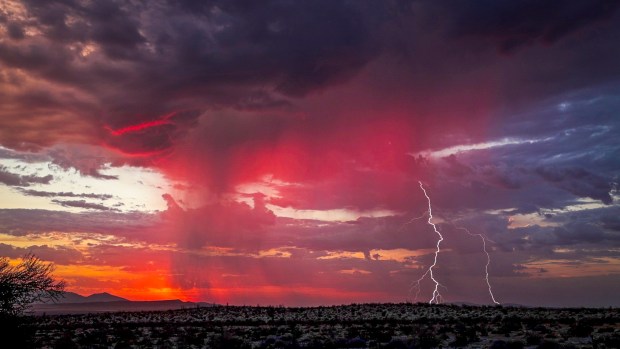 A sunrise storm in the Anza-Borrego desert. (Sicco Rood)