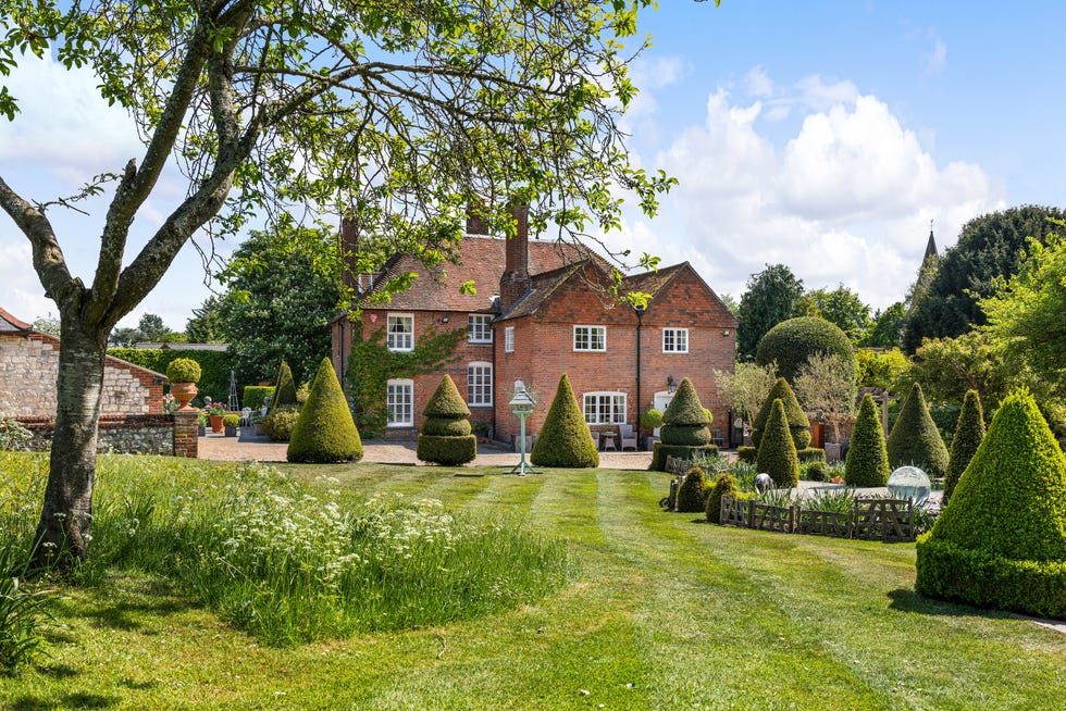 alan titchmarsh's country home for sale in hampshire