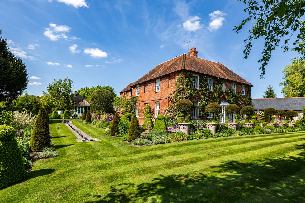 alan titchmarsh's country home for sale in hampshire
