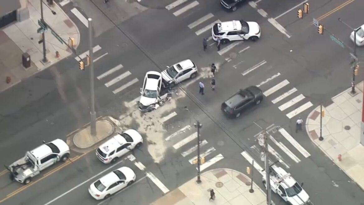 Crash shuts down Broad Street intersection in Spring Garden – NBC10 Philadelphia