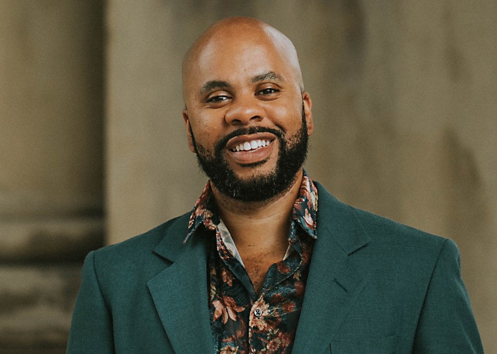 Neighborhood gardener doesn’t want to chat about garden Neighborhood gardener doesn’t want to chat about garden