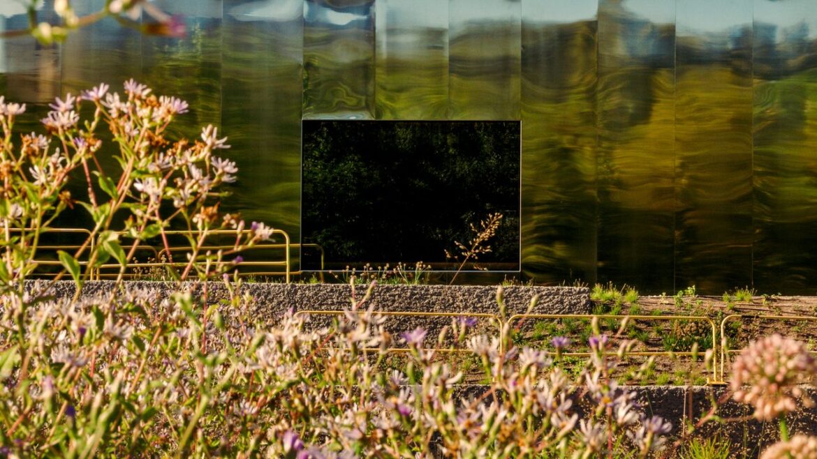 In Philadelphia’s Calder Gardens, a Dynasty Comes Home