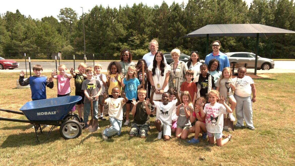Shaome Cooperative dedicates raised-bed garden at Turner Woods Elementary - 41NBC News