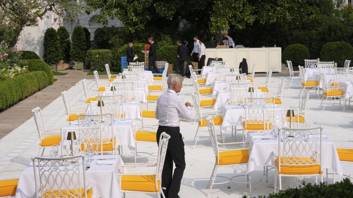 Trump’s Rose Garden Club: a new hangout for political allies and business elites Trump’s Rose Garden Club: a new hangout for political allies and business elites