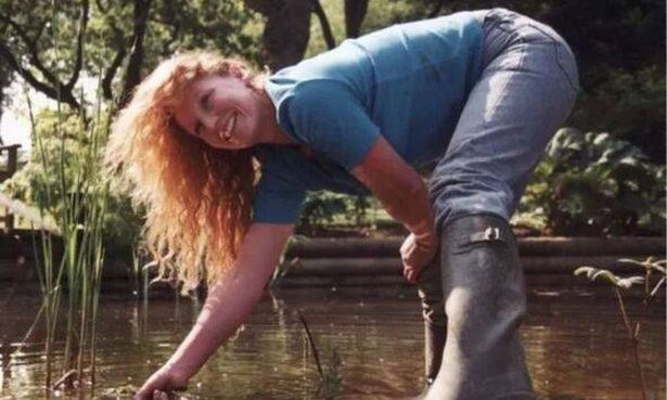 Charlie Dimmock pulling out weeds
