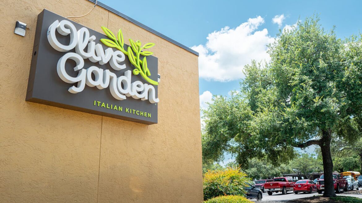 Olive Garden's parent company is a buy despite a high valuation, says Goldman Sachs