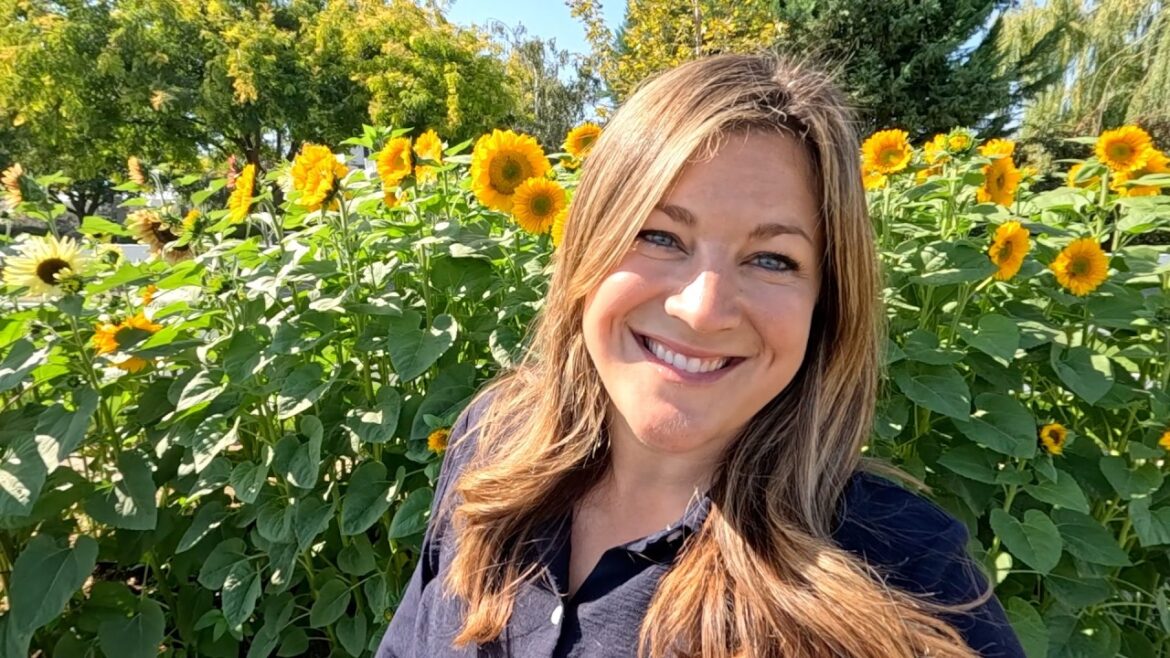 Sunflowers & a New Hawthorn Tree + Planting a Few Simple Fall Containers! 🌻🌳🍂 // Garden Answer