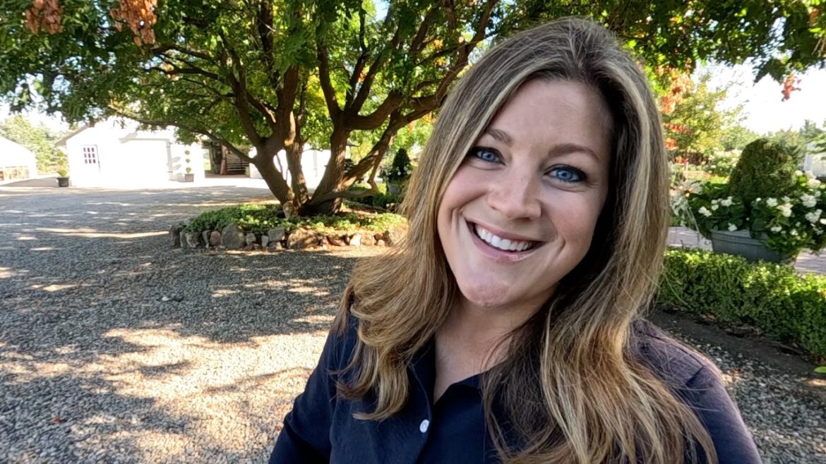 Picking Up Fall Plants at the Garden Center & Decorating the Kitchen Entrance! 🎃🌼🍂