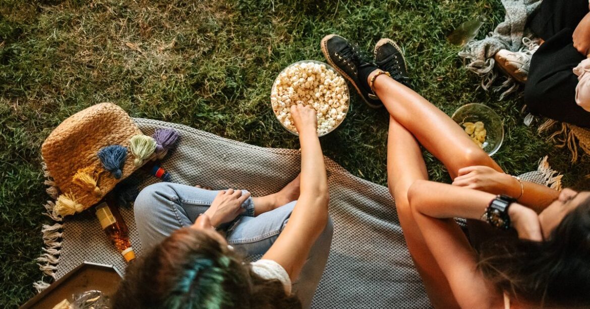 ‘My son spilled popcorn in my garden and I can’t believe what happened next’ Daily Mirror