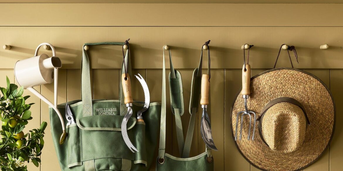 The 12 Best Gifts for Gardeners That Are Still Stylish The 12 Best Gifts for Gardeners That Are Still Stylish