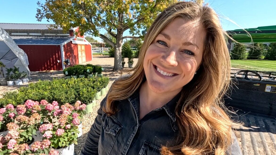 Garden Answer: Adding 18 Hydrangeas to the Entryway Flowerbed & Cleaning Rusted Pruners! 🌿😁🧼 // Garden Answer Adding 18 Hydrangeas to the Entryway Flowerbed & Cleaning Rusted Pruners! 🌿😁🧼 // Garden Answer