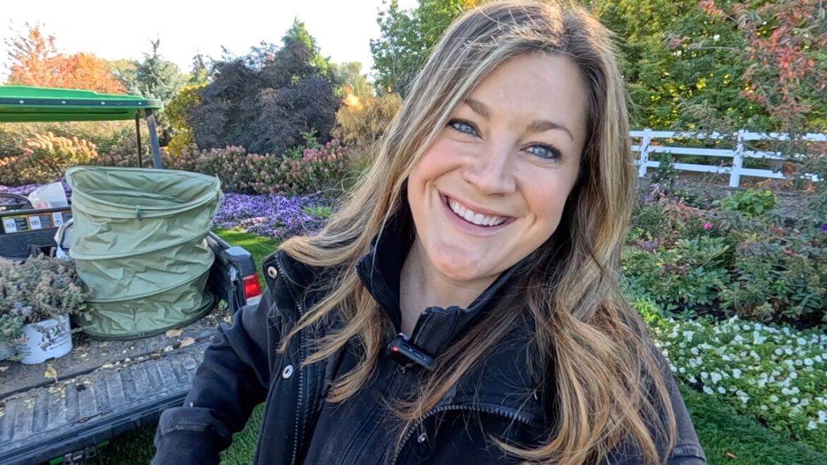 Garden Answer: Trimming a Topiary, Annual Flower Cleanup & Planting Nepeta! ✂️🥀🌿 // Garden Answer Trimming a Topiary, Annual Flower Cleanup & Planting Nepeta! ✂️🥀🌿 // Garden Answer