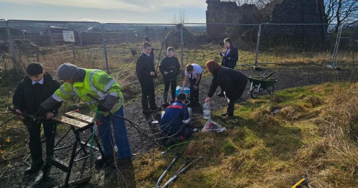 Carluke High Mill receives Gardening with Young People award from RHS Keep Scotland Beautiful Ipso logo