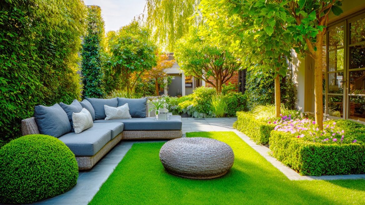 Small Garden Ideas | Modern Formal Design & Planting Inspiration for Homes